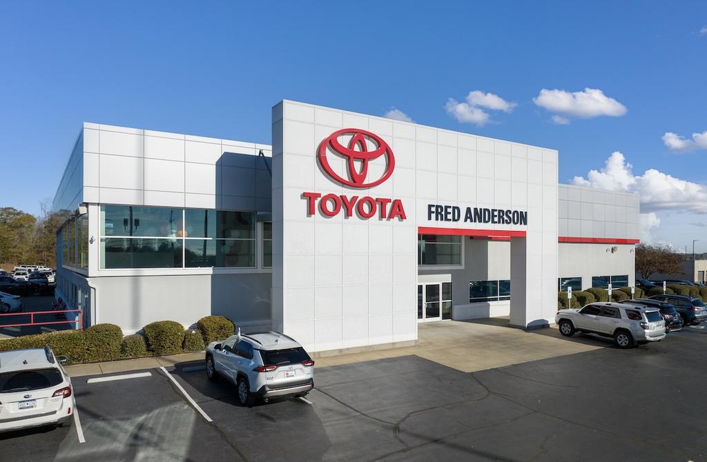 Dealership gallery photo 1